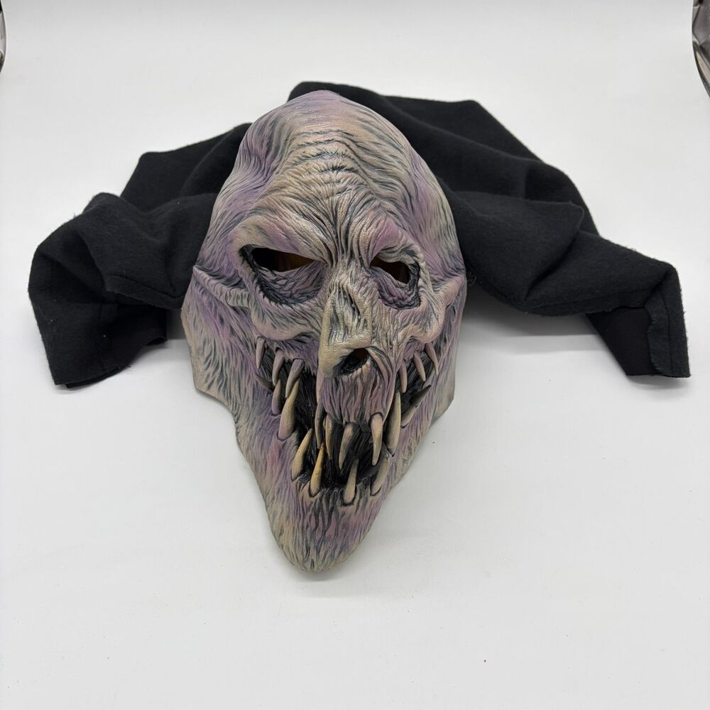 Vintage 1998 Be Something Studios BSS Latex FANG FACE Shroud MONSTER Mask USA
